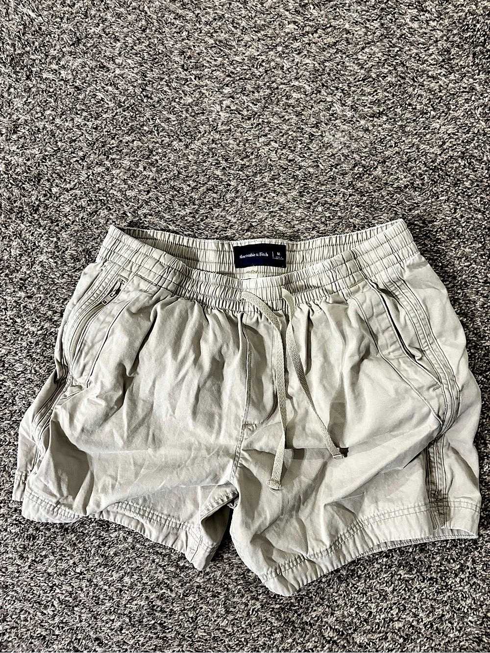 Abercrombie & Fitch Men's Hybrid Shorts in Beige Size Medium